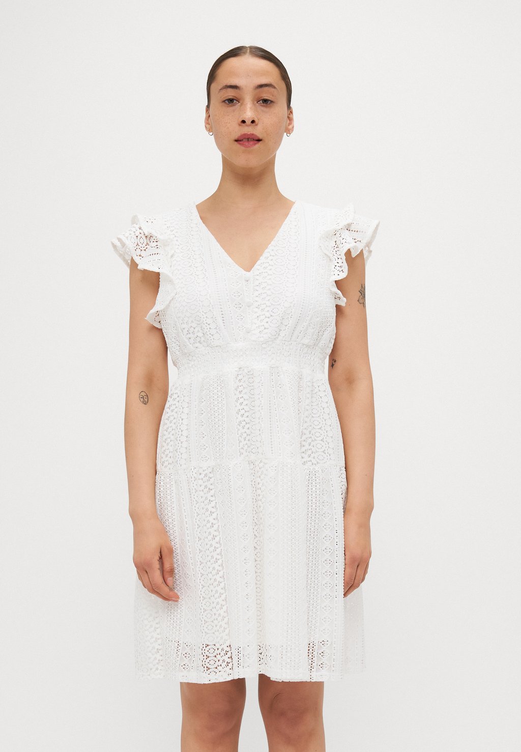 

Повседневное платье VMHONEY V NECK SHORT DRESS Vero Moda Petite, белый