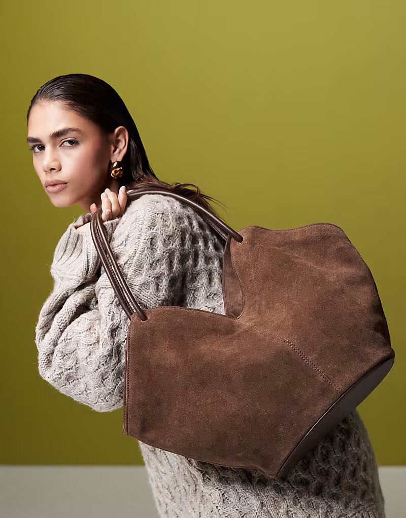 

Сумка-тоут из замши с трубчатой ручкой и узлом шоколадного цвета Asos Design, Коричневый, Сумка-тоут из замши с трубчатой ручкой и узлом шоколадного цвета Asos Design