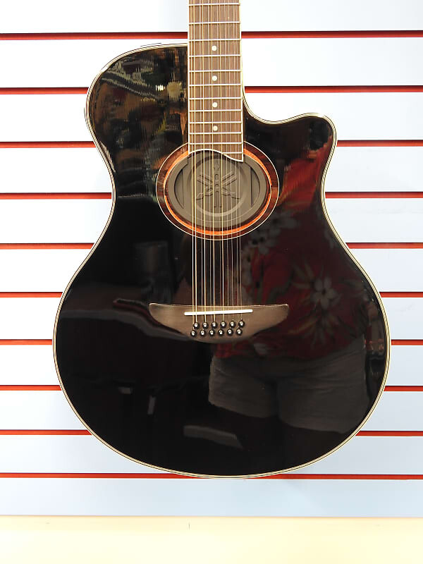 

Гитара Yamaha APX 700