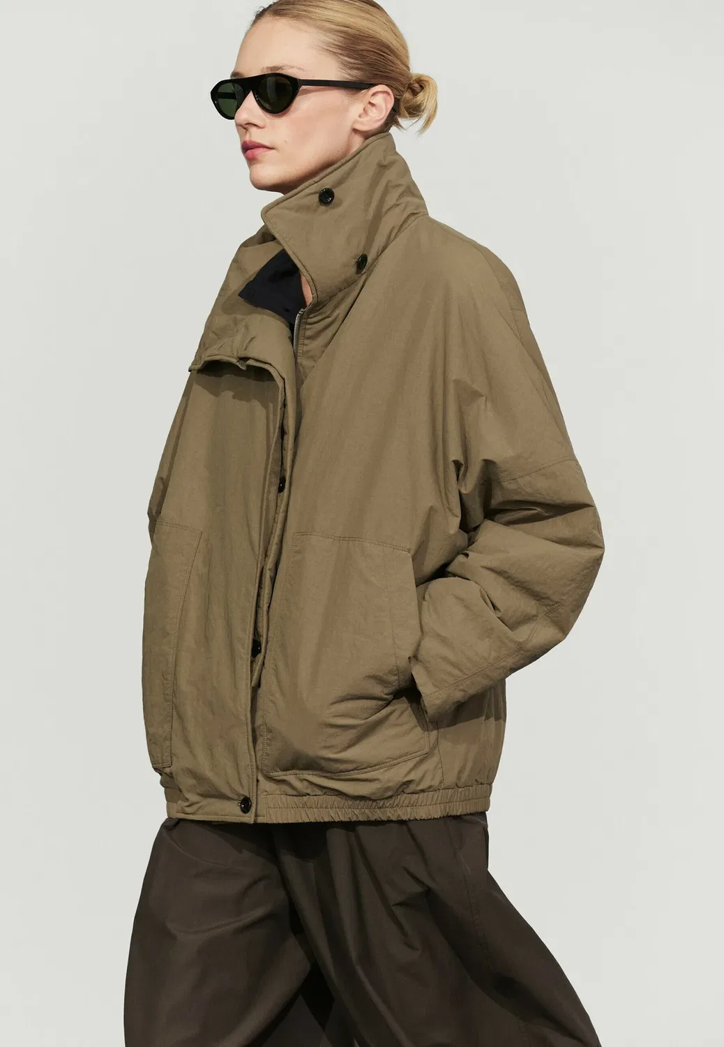 Стеганая куртка-бомбер с шарфом - легкая куртка Massimo Dutti, Camel — фото 4