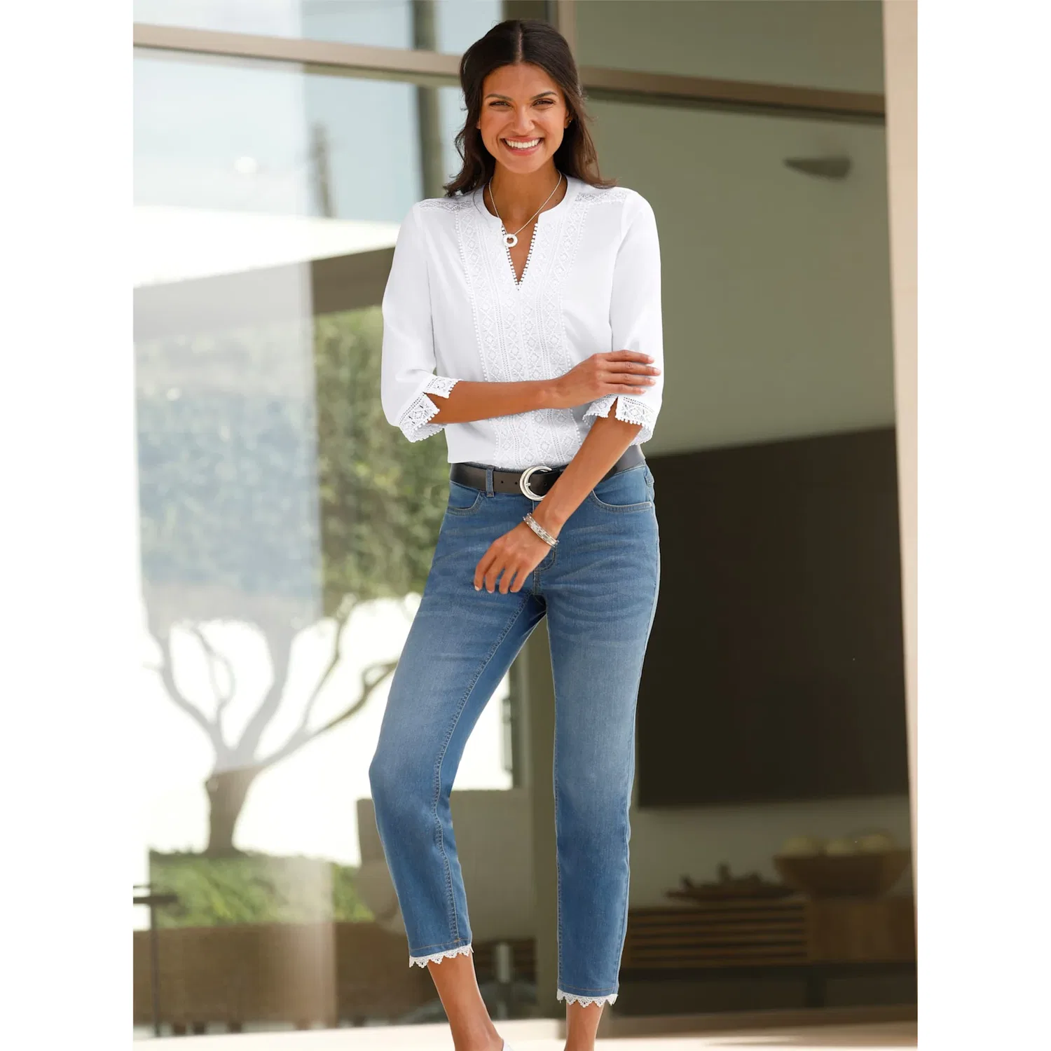 Женская блуза с кружевными вставками Classic Basics, White