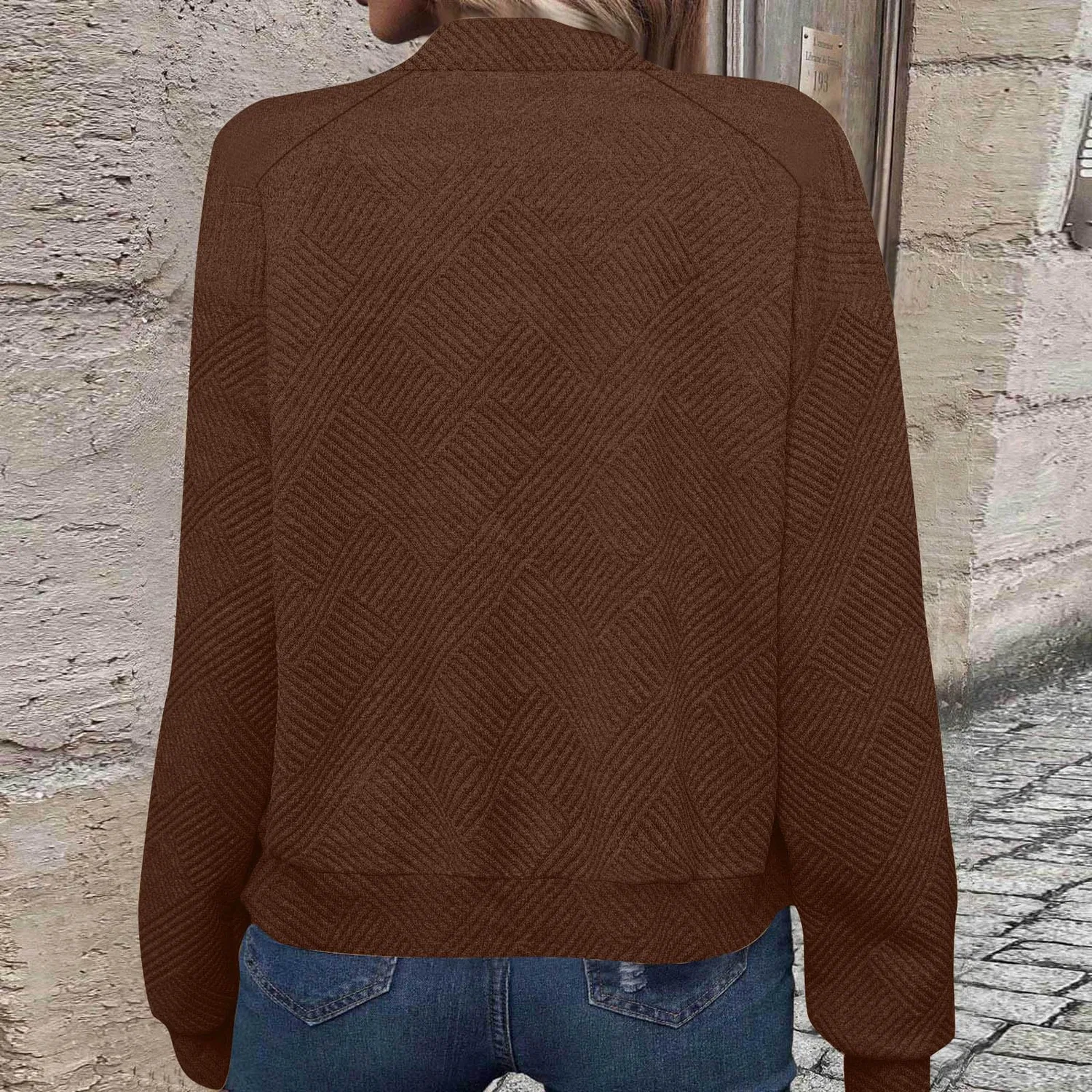 Женская куртка-бомбер с длинным рукавом, модель Bomber Giacca Donna Casual Leggero Manica Lunga Giacche da Volo Collare a Fascia Primavera Autunno Texture Full Zip Giacca a Vento Jacquard Regolare Elegante Cardigan Alla Moda Capispalla, 01 marro... — фото 3