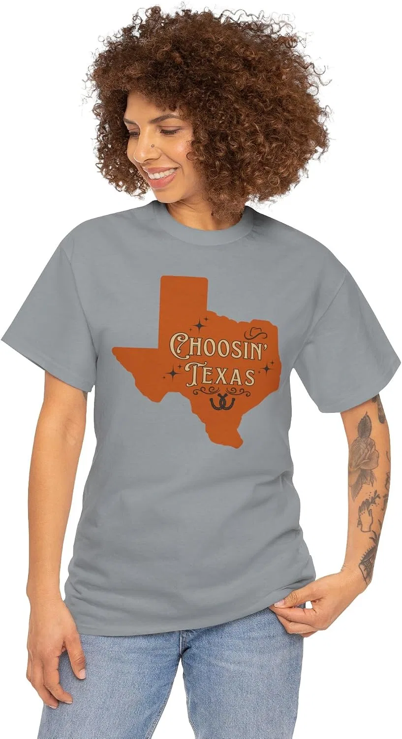 Женская футболка с принтом Choosin' Texas Country Music State Cowgirl Rodeo Ella Tee, Gravel — фото 4