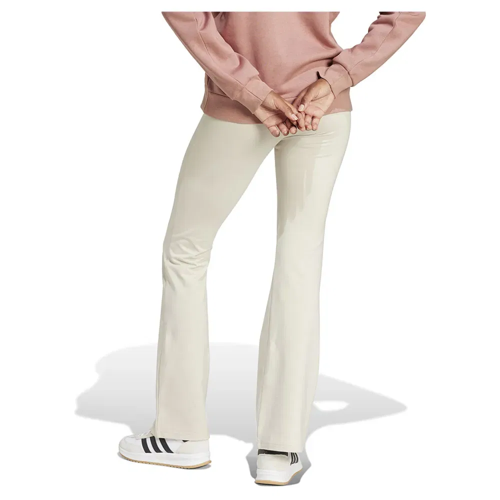 Леггинсы с расклешением Adidas Essentials Small Logo, белый — фото 2