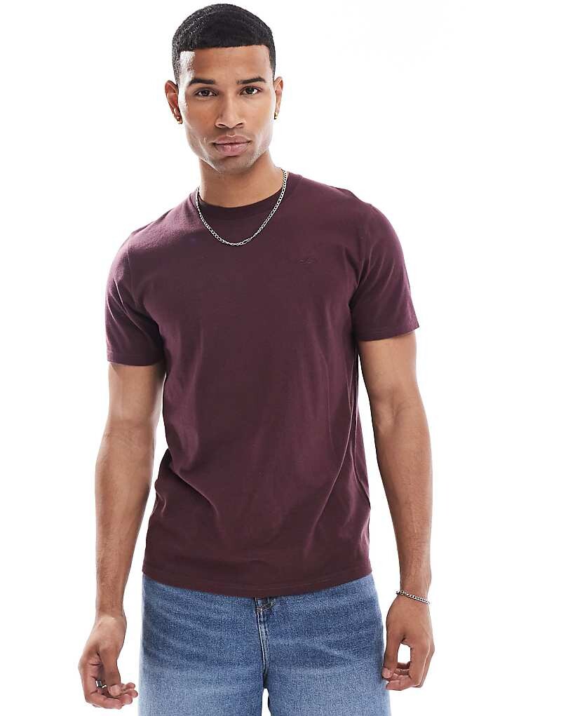 

Коричневая футболка с логотипом Hollister