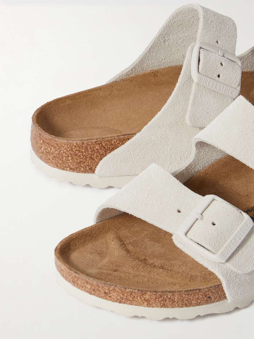 Замшевые сандалии Arizona Birkenstock, белый — фото 4