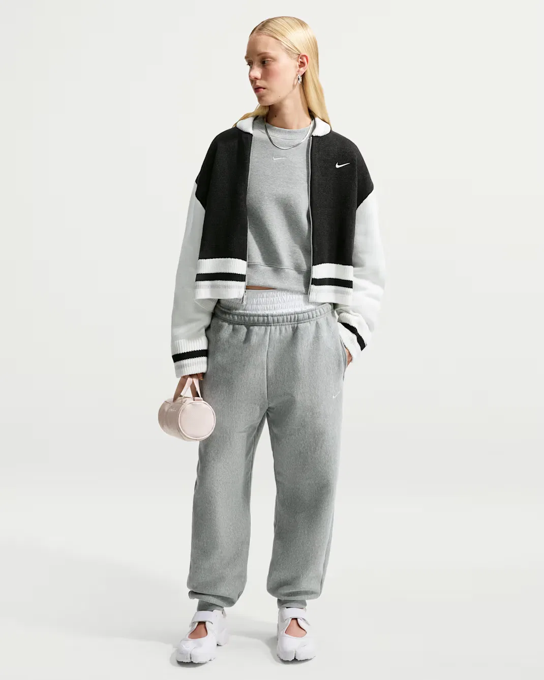 Женская укороченная футболка оверсайз с круглым вырезом Nike Studio Fleece Medium Weight, Dark Grey Heather/Sail — фото 4