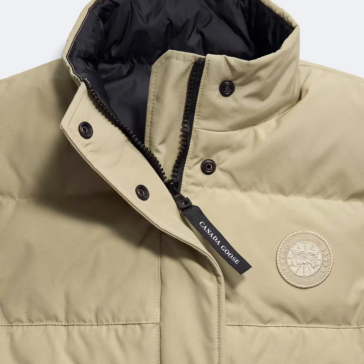 Женский жилет из переработанного полиэстера и органического хлопка Legacy Freestyle Vest Canada Goose, Military Tan — фото 2