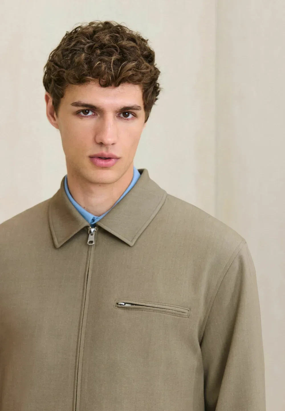 Куртка прямого кроя - модель motionflex smart twill zip shacket - легкая куртка Next, Stone — фото 3
