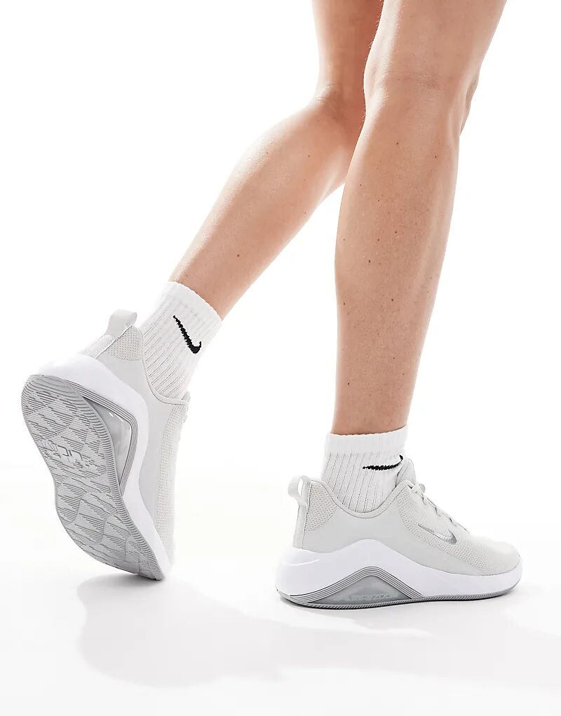 Кроссовки Air Zoom Bella 7 серого и белого цвета Nike Training — фото 3