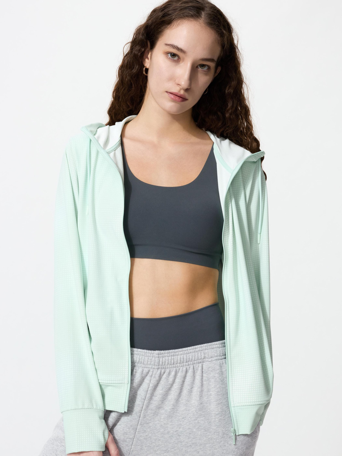 Толстовка Uniqlo AIRism UV Protection Mesh Full-Zip, 51 зеленый — фото 2