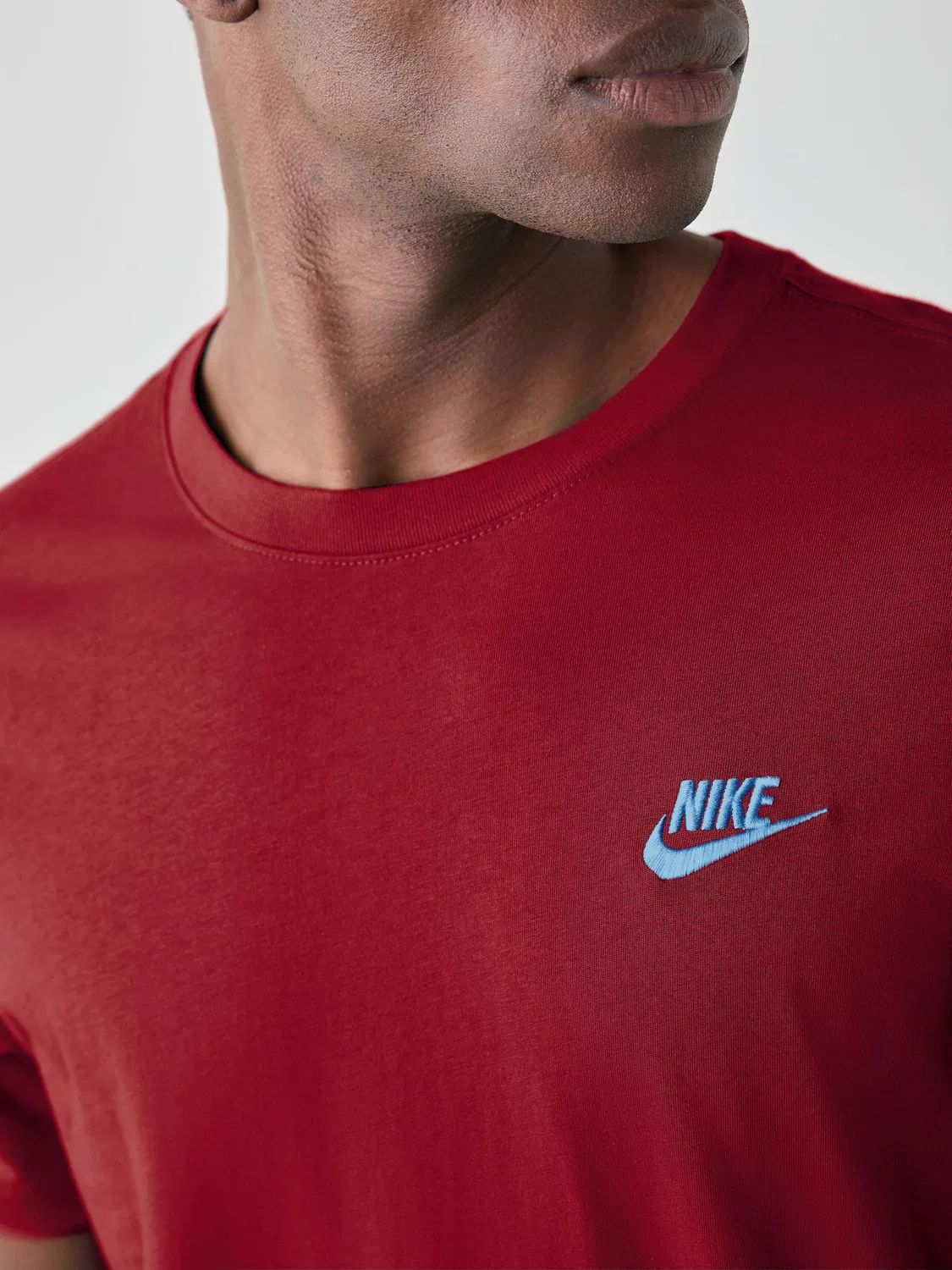 Футболка повседневная Nike Club, Tough Red — фото 3