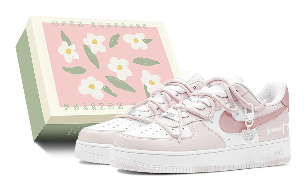 

Кроссовки для скейтбординга Air Force 1 женские низкие розовый/белый Nike
