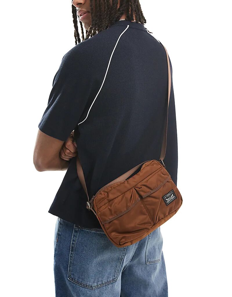 

Сумка через плечо Levi's Mission Bay коричневого цвета