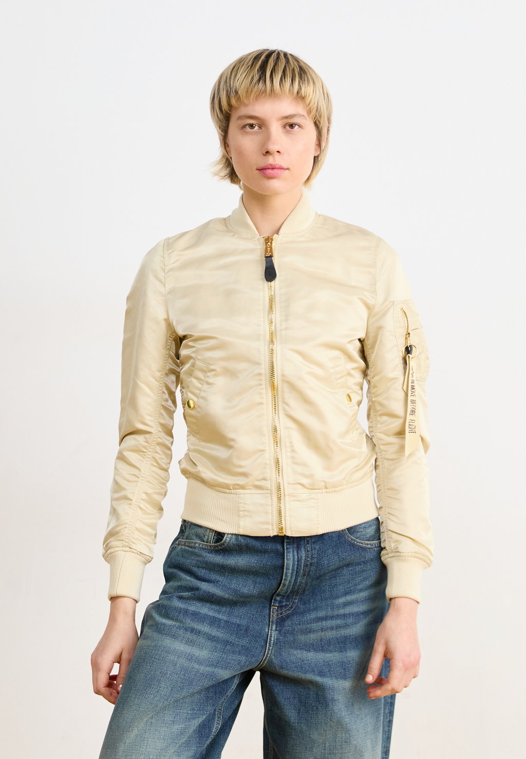 

Куртка-бомбер Alpha Industries, слоновая кость