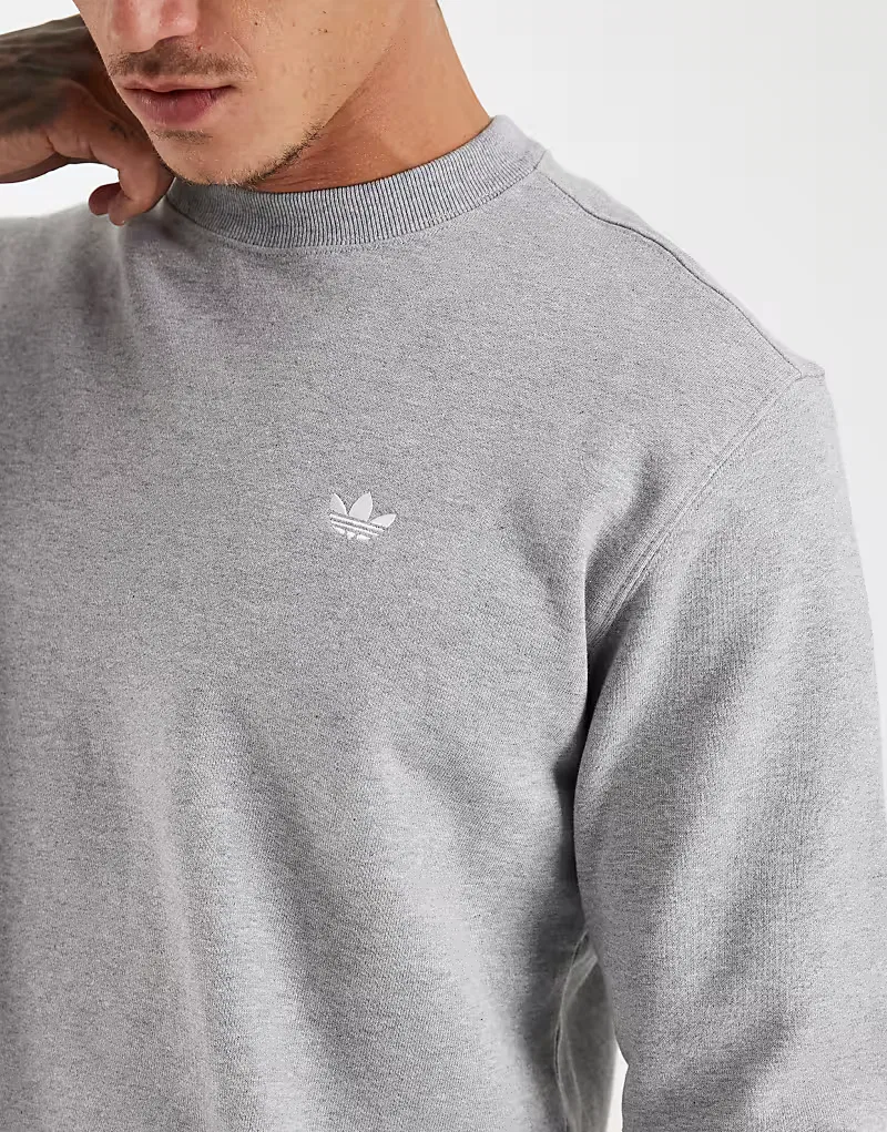 Толстовка Adidas Originals Trefoil essentials crew из французского махрового трикотажа, средне-серый меланж — фото 3