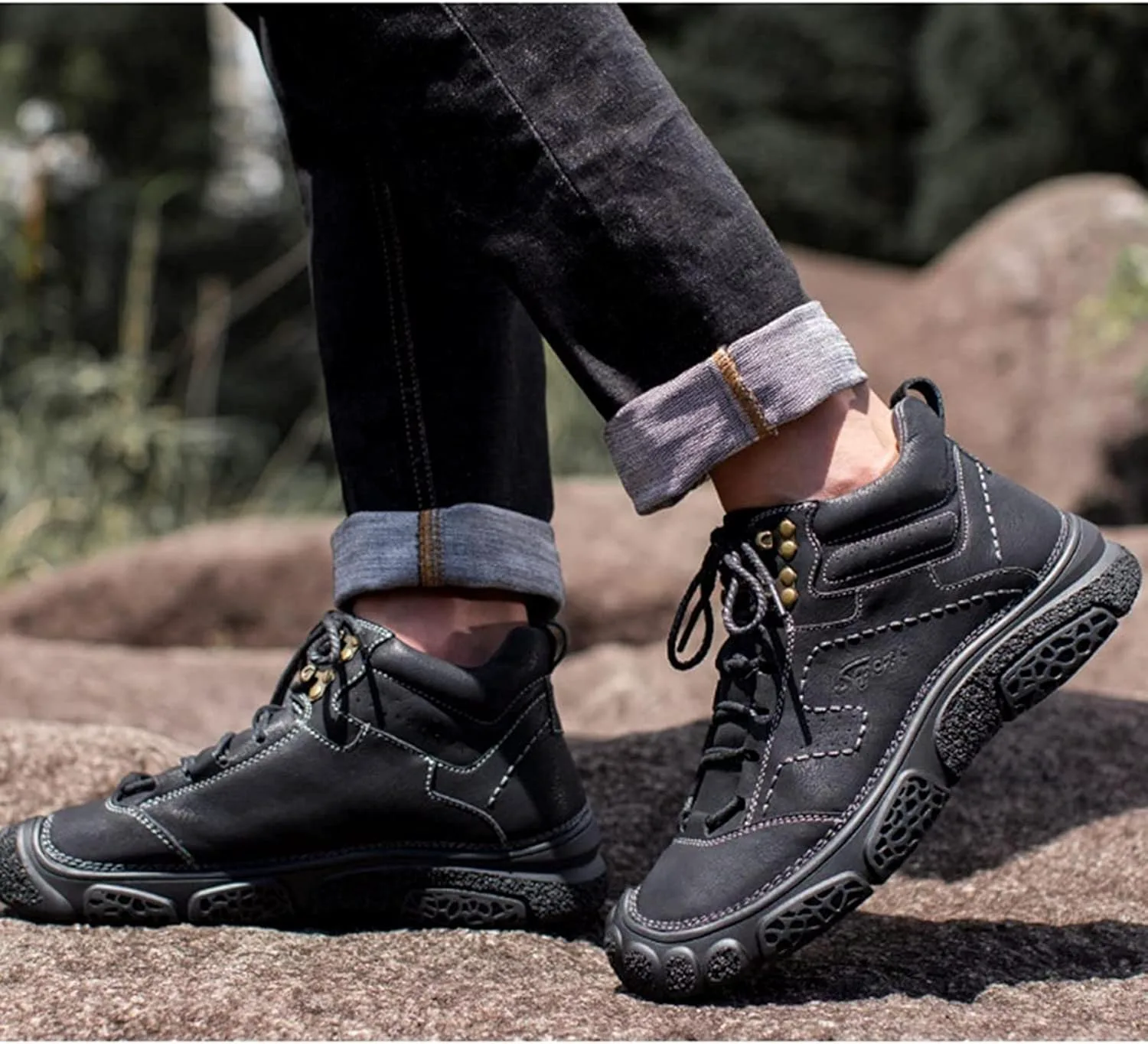 

Мужские кожаные ботинки Yiozoi, высокие, защищающие от снега, теплые, для осени и зимы, на шнуровке, удобные, повседневные, до щиколотки, для прогулок, черный