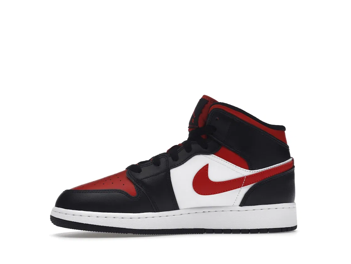 Детские кроссовки Lifestyle с принтом Air Jordan 1 Mid Jordan, Black Fire Red White — фото 3
