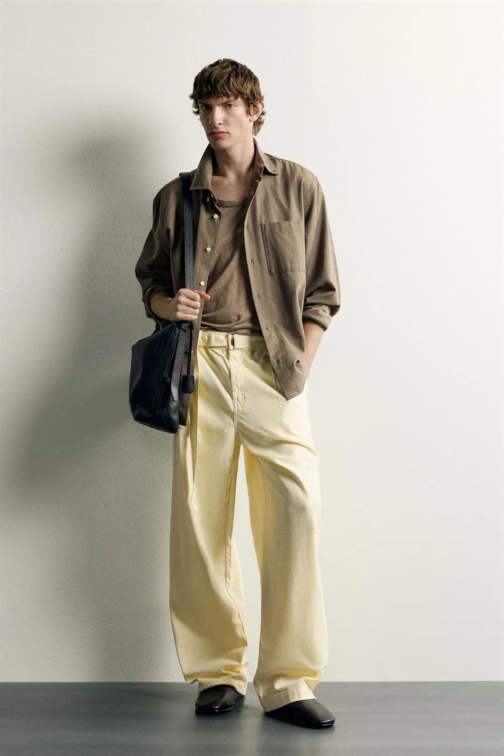 Свободные плиссированные брюки с поясом ZARA, Light yellow