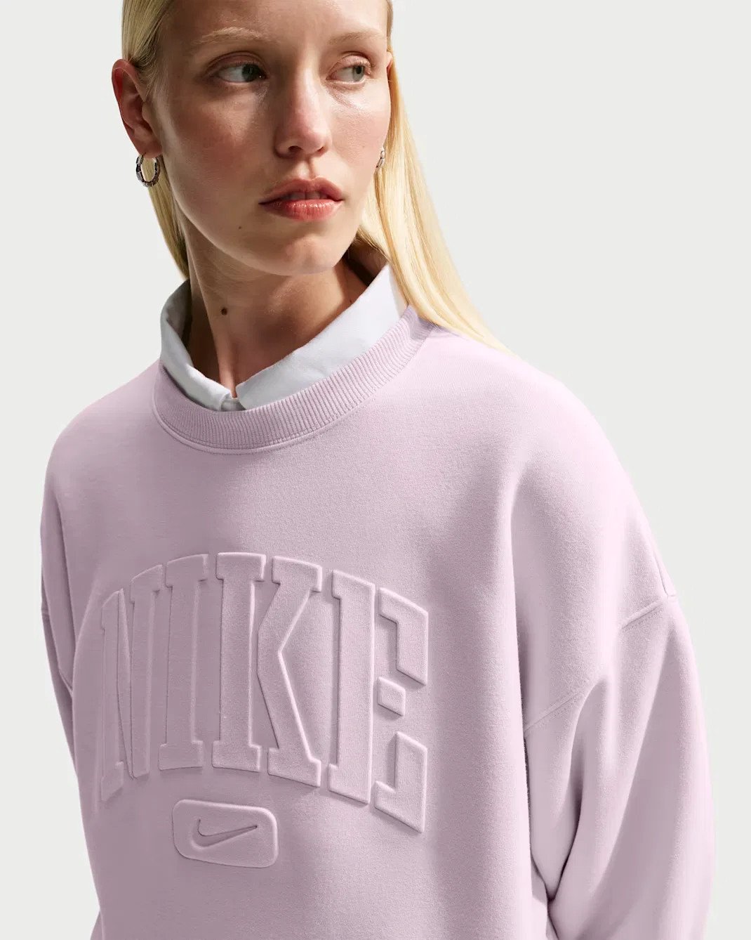 Женская футболка оверсайз с рельефным рисунком Nike Studio Fleece Medium Weight "Graphic Pack", Bleached Lilac/Bleached Lilac