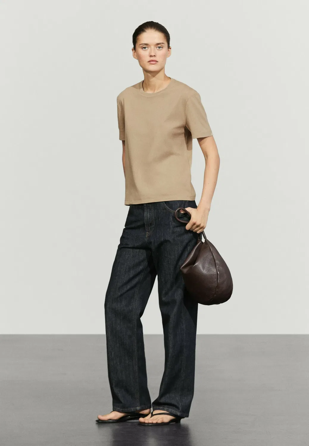 Футболка с коротким рукавом стандартного кроя - базовая футболка Massimo Dutti, Sand — фото 3
