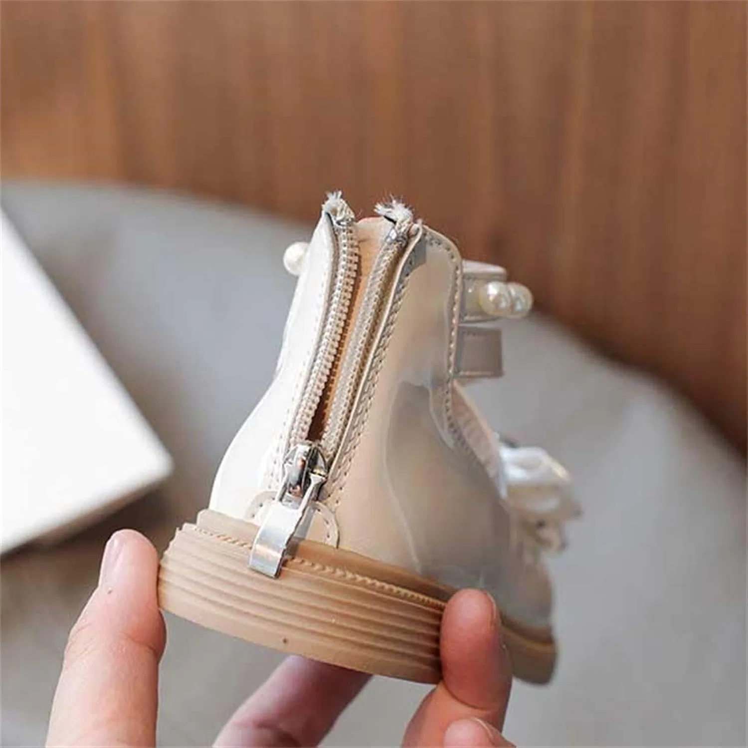 Детские туфли Мэри Джейн с бантом и жемчугом Zzalalana, Beige — фото 2