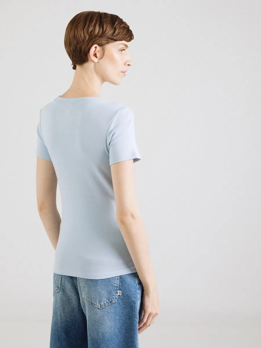 Комплект из двух футболок LEVI'S «Essential Tee» в пастельно-голубом и белом цветах — фото 4