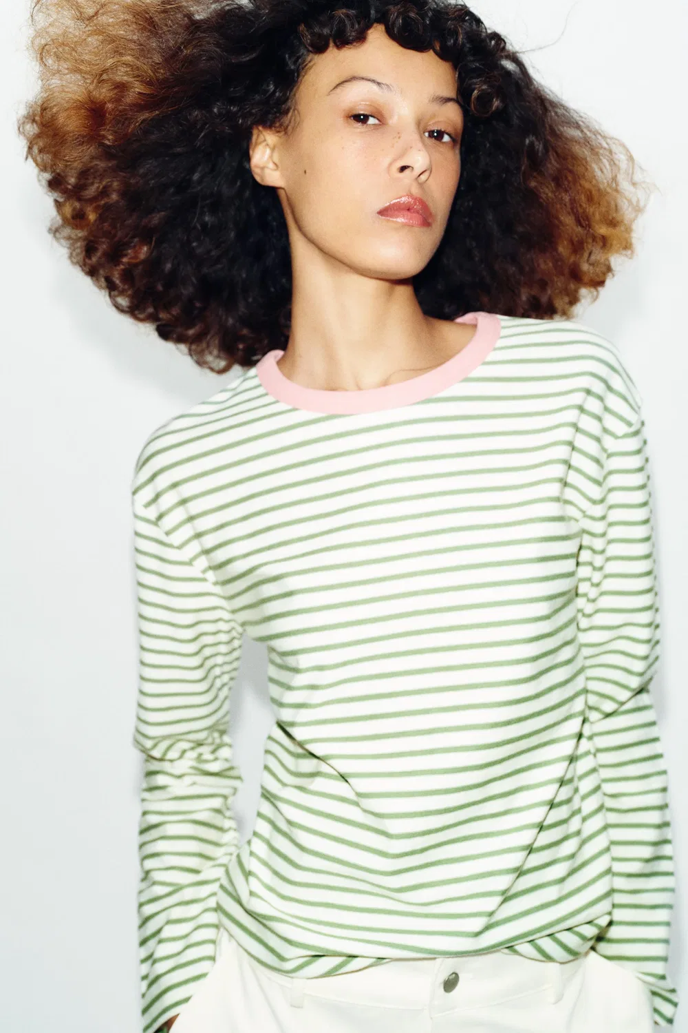 Полосатая футболка с длинными рукавами ZARA, Green Stripe — фото 2