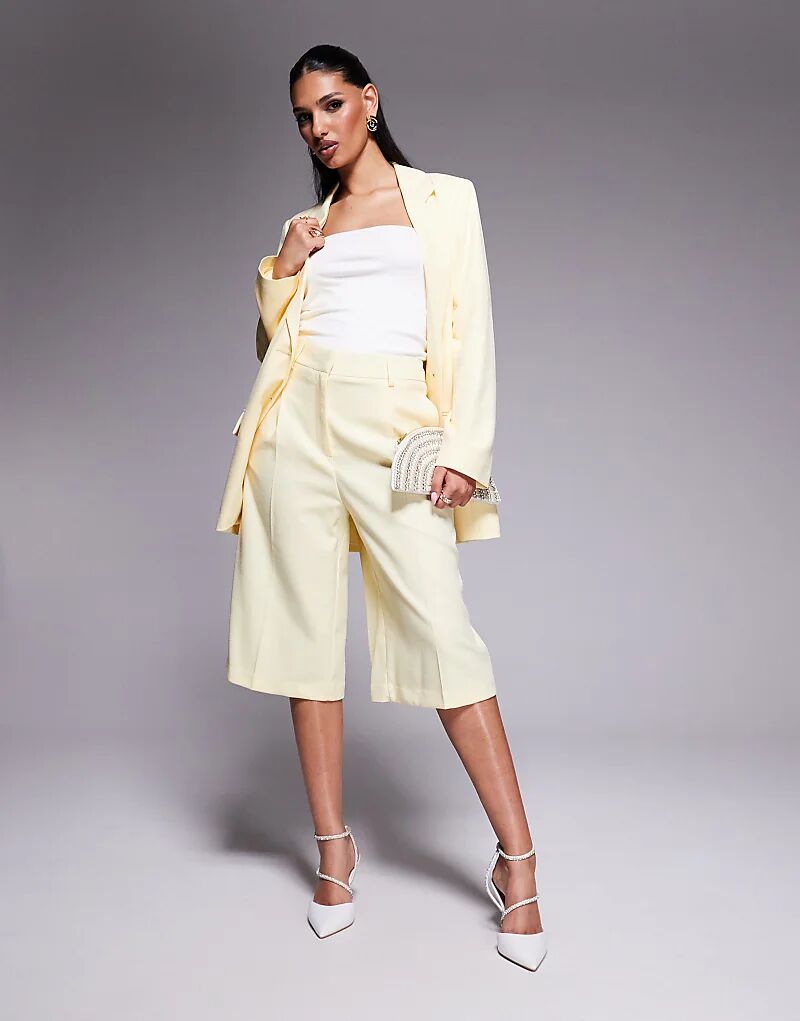 

Костюмные шорты River Island светло-желтого цвета