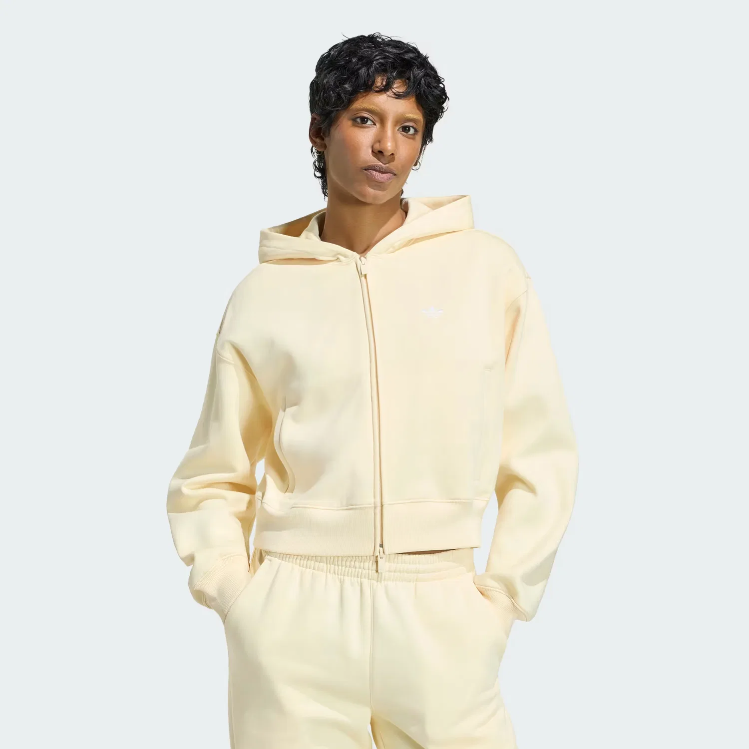 Женское худи на молнии с укороченным кроем Essentials Fleece Cropped FZ Adidas Originals, теплый ванильный