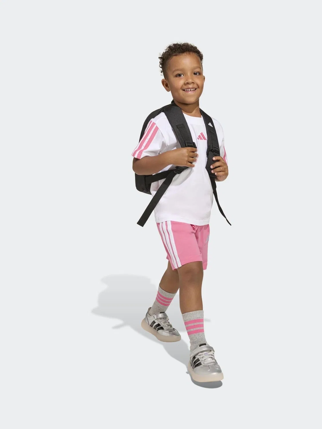 Спортивный набор: футболка и шорты, Essentials adidas, белый