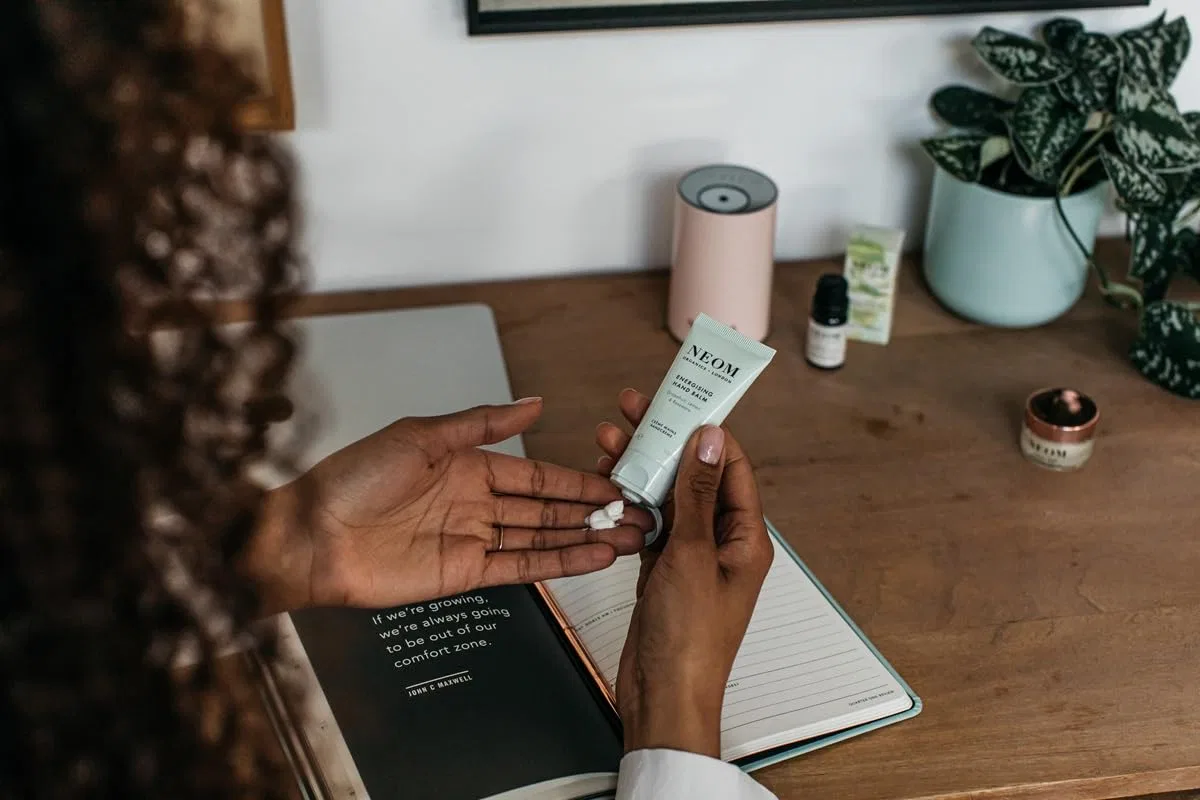 Набор кремов для рук Hand Balm Collection Neom, 4 x 30 мл, Лаванда — фото 2