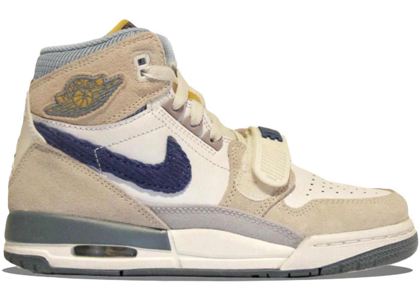 Детские кроссовки Lifestyle Jordan Legacy 312 Corduroy Swoosh Jordan, White/Fossil Stone/Blue