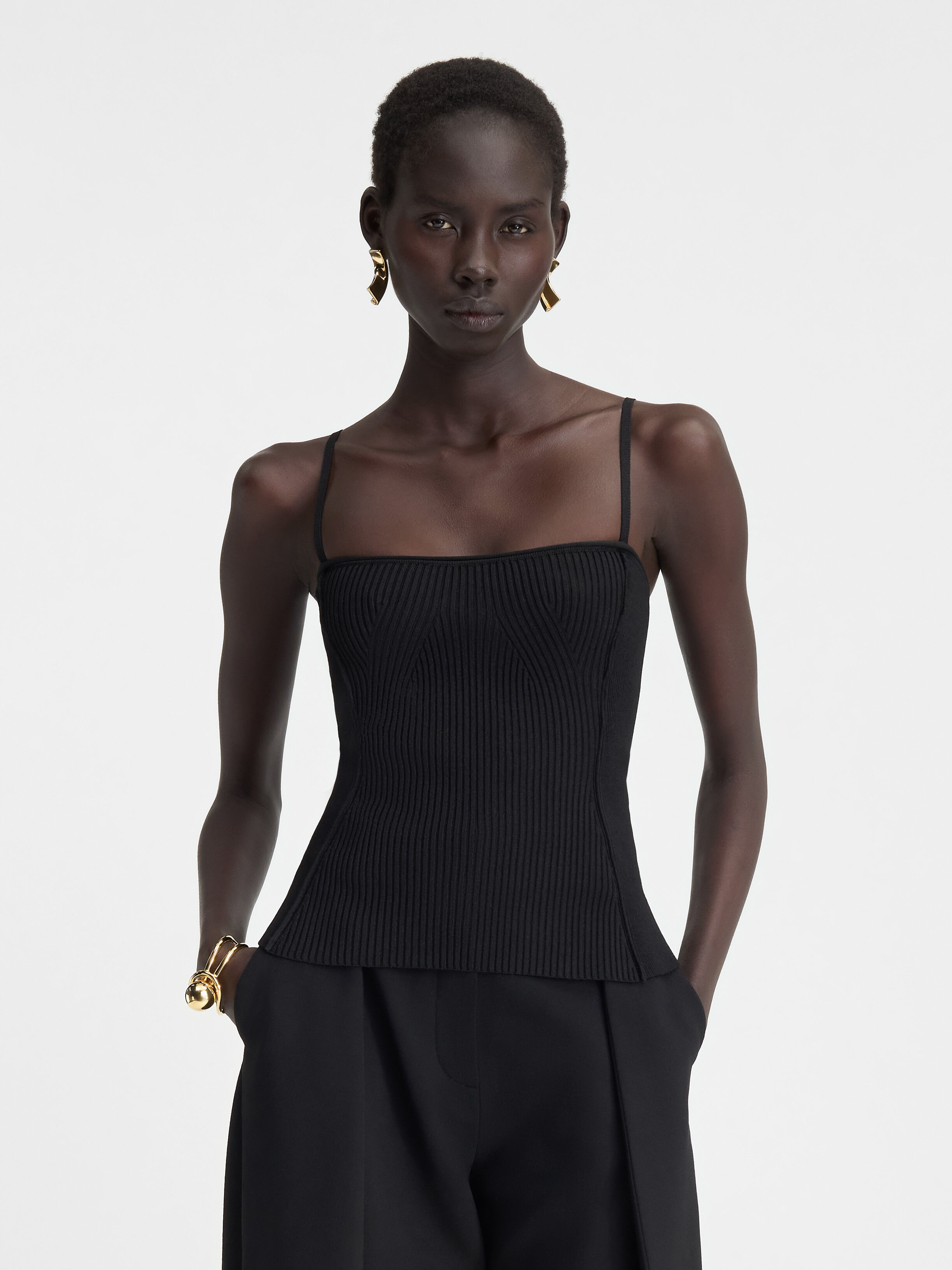 

Майка-топ нижнего белья JACQUEMUS The Sierra top, черный