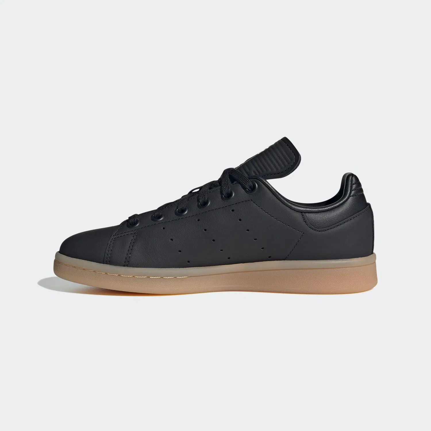 Детские кроссовки с перфорированными полосками Stan Smith Adidas, Core Black/Core Black/Gum — фото 3