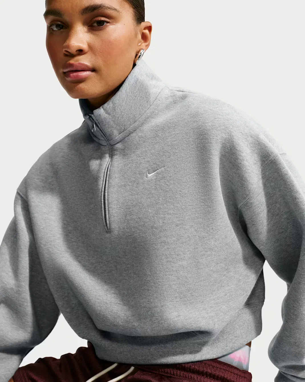 Женский укороченный топ свободного кроя с молнией на четверть длины Nike Studio Fleece Medium Weight, Dark Grey Heather/Sail