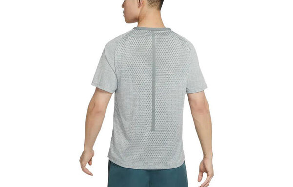 Футболка Nike Dri-Fit Adv Techknit Casual Sports T-Shirt 'Grey', серый — фото 2