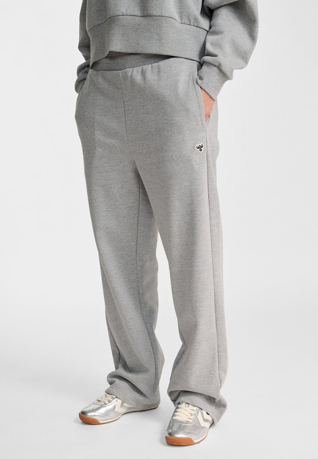 

Спортивные штаны LOOSE BEE Hummel, серый