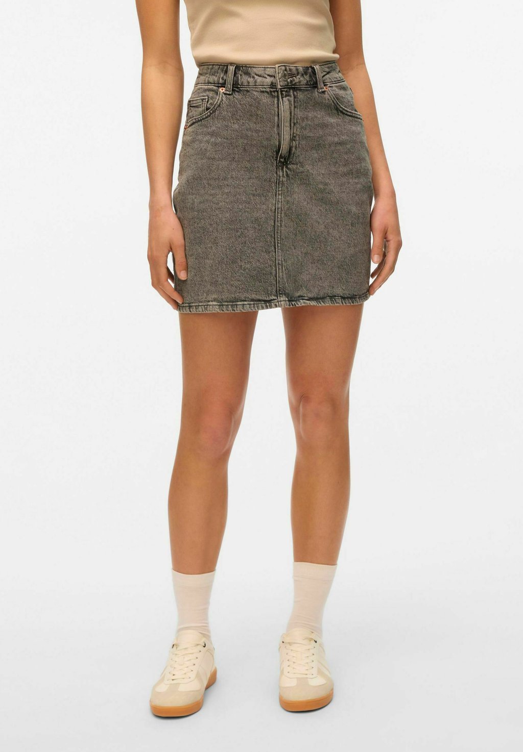 

Джинсовая юбка VMTESSA SHORT NOOS - Mini skirt Vero Moda, цвет Medium Grey Denim