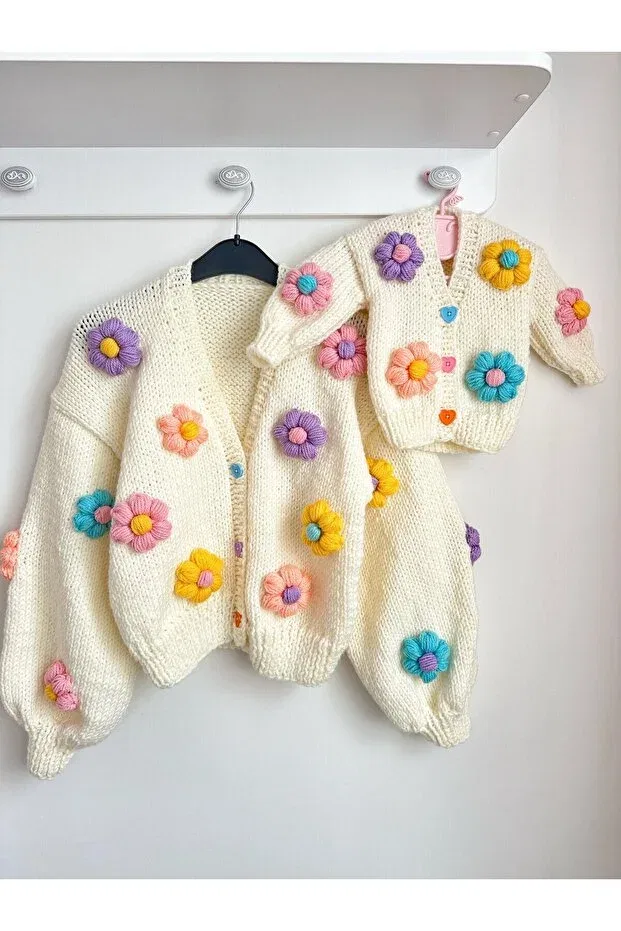 Детский кардиган с цветочным принтом Hand knitted mother and girl combined flowery Emakrome, Cream — фото 4