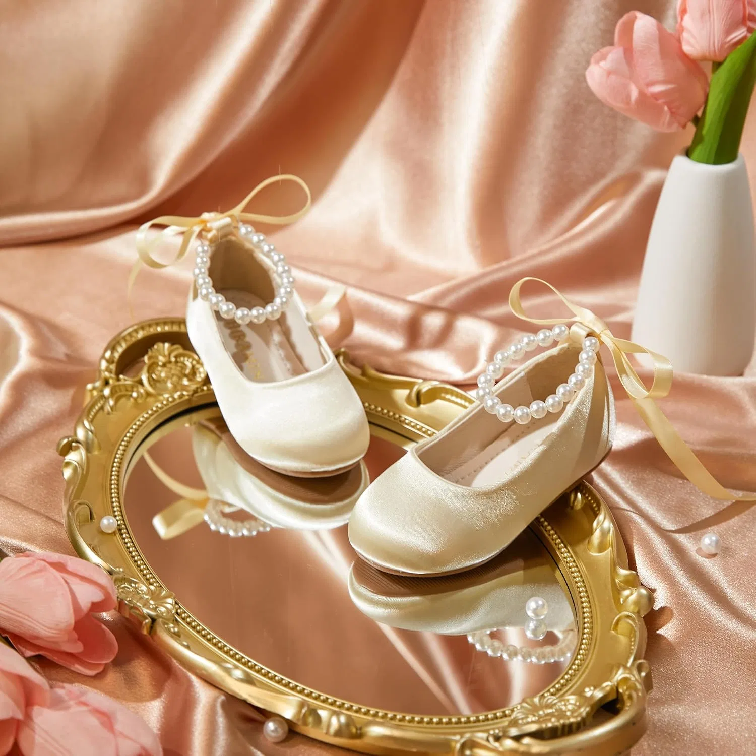 Детские туфли-балетки для девочек с жемчужным ремешком PHIRAMIN, Gold Pearl Strap — фото 2