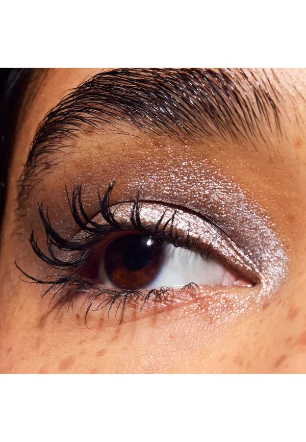 Тени для век кремовые Dazzleshadow Demure Diamonds Mac 1.6 г — фото 3