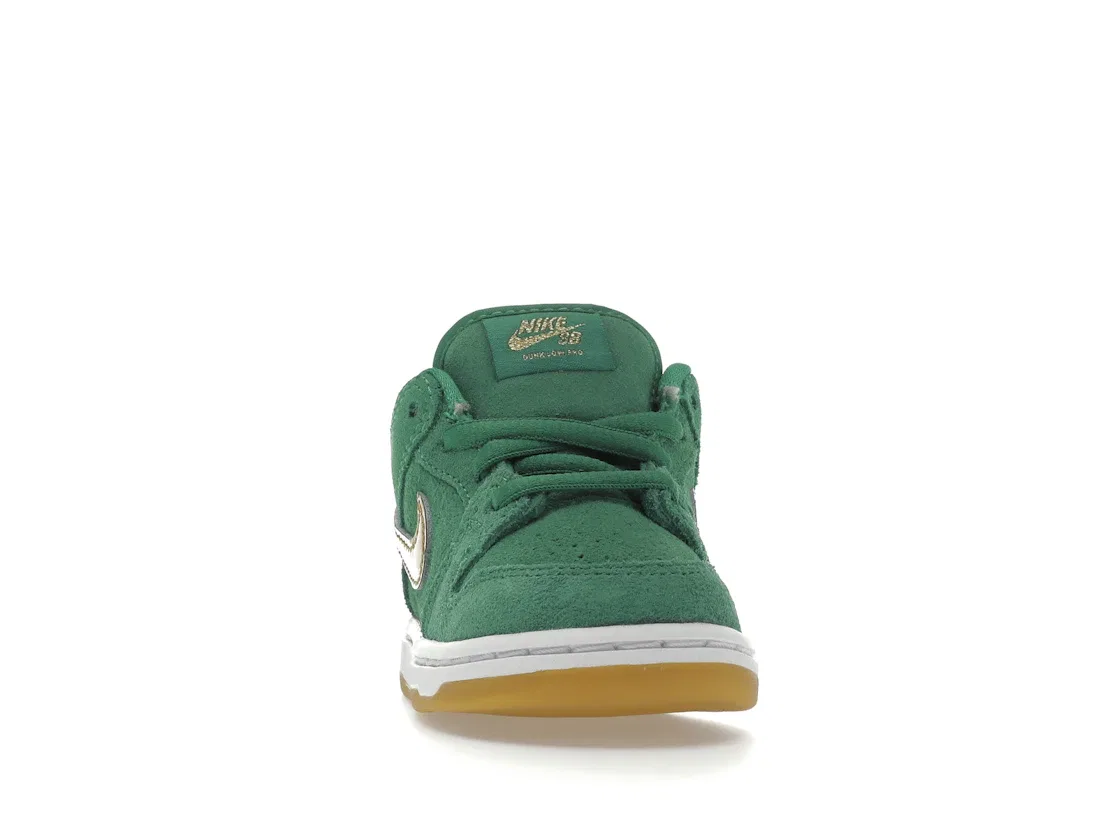 Детские кроссовки с замшевым верхом Nike SB Dunk Low Pro, Green/Metallic Gold-White-Light Gum — фото 2
