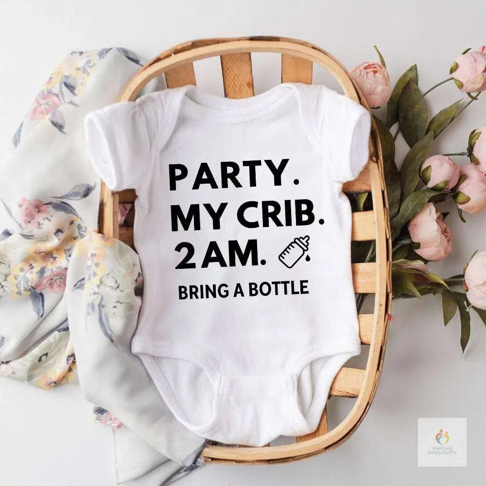 Боди-комбинезон с принтом и надписью Party My Crib 2AM Bring a Bottle Matching Family Outfits, белый