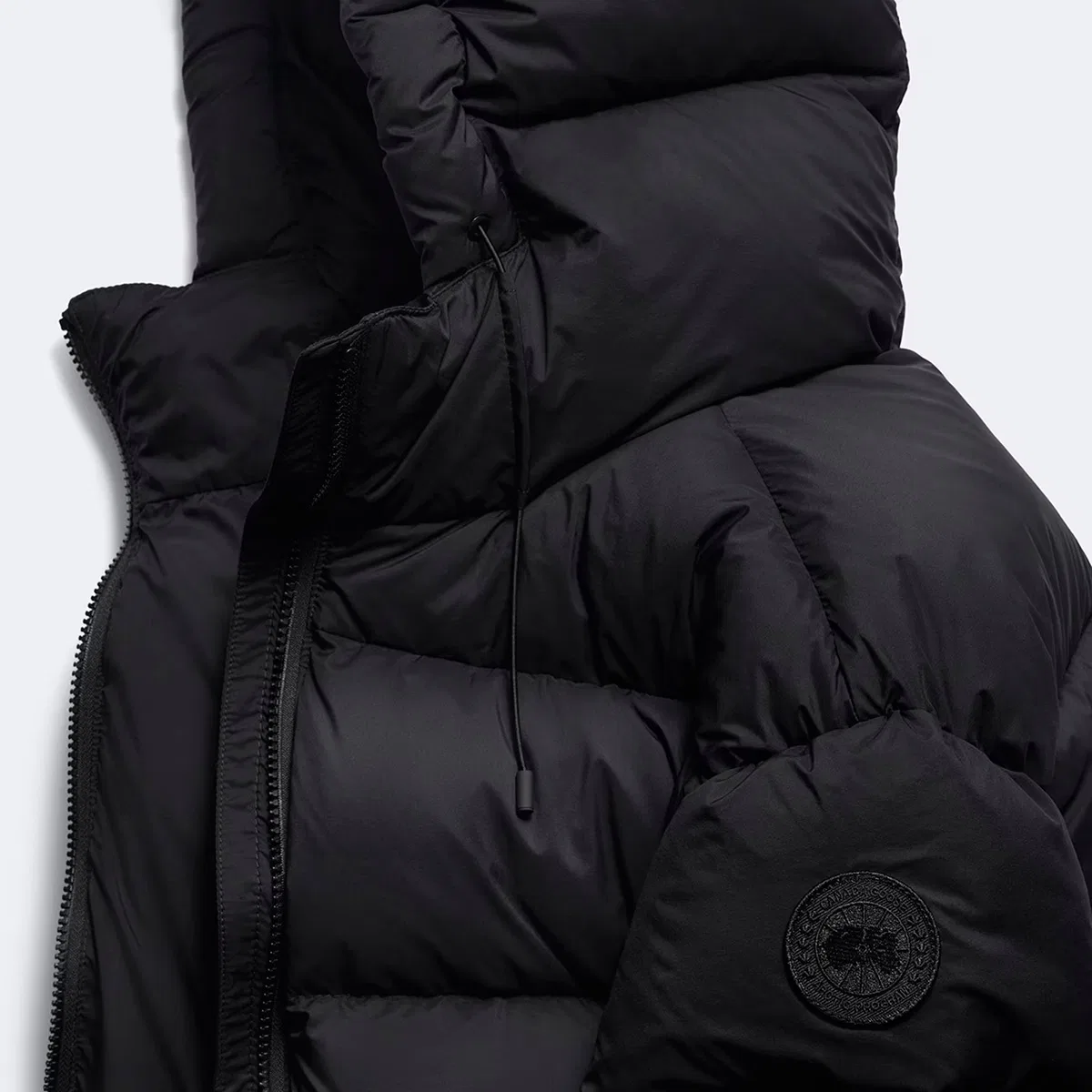 Женское пуховое пальто с широкими стегаными секциями Fallon Puffer Coat Canada Goose, черный — фото 2