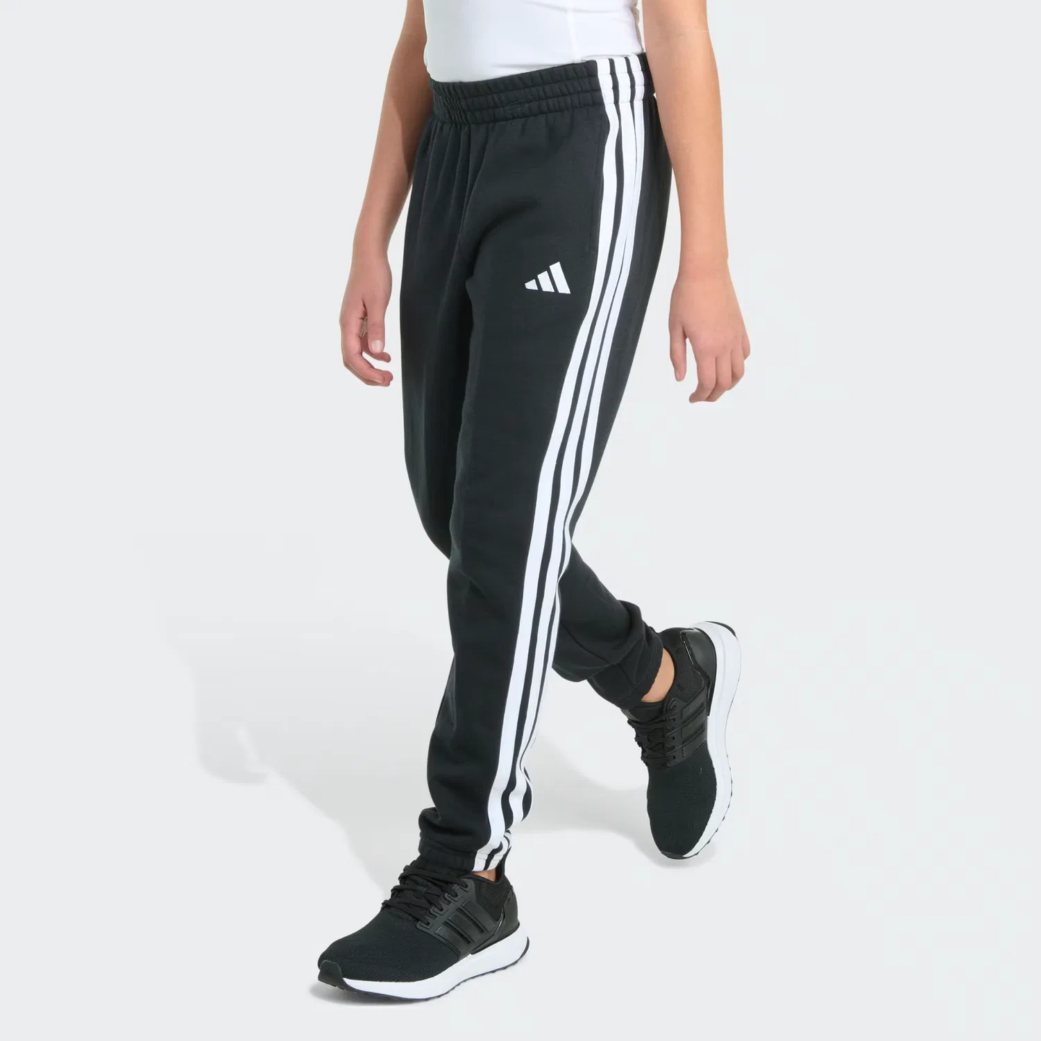 Детские спортивные брюки на флисе с эластичными манжетами Essential 3-Stripes Adidas Sportswear, черный — фото 2