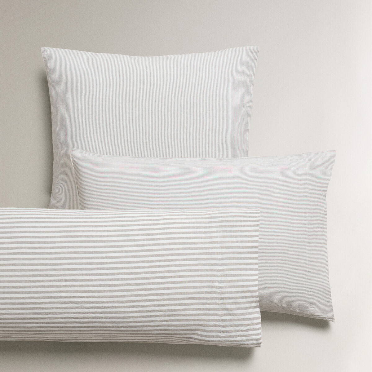 

Наволочка Zara Home With Narrow Stripes, серый