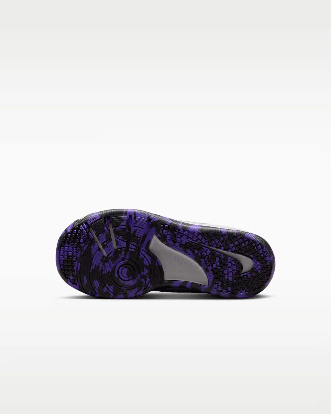 Детская обувь Nike Omni Multi-Court, Smoke Grey/Action Grape/Light Smoke Grey/Metallic Gold — фото 2