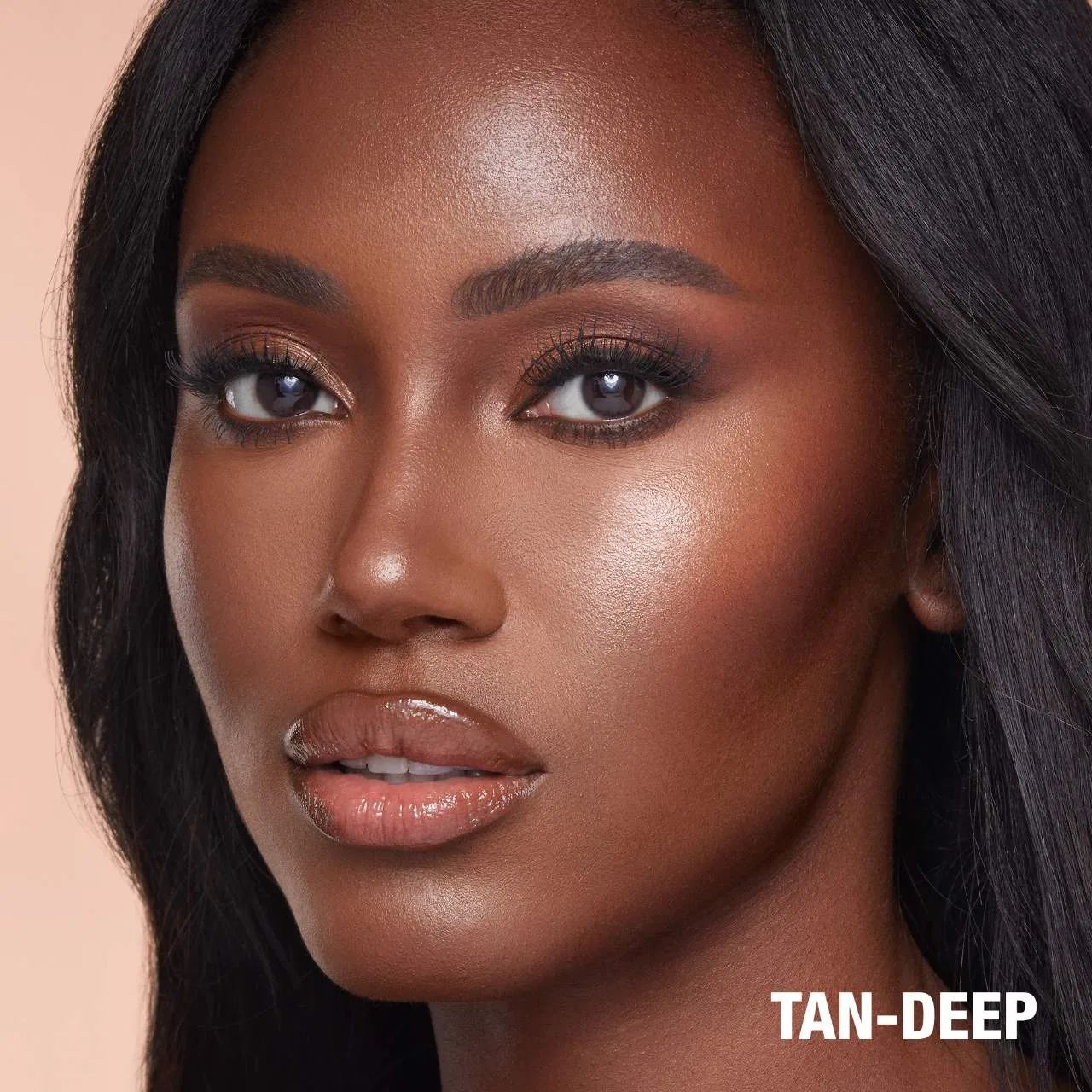 Контурный стик Charlotte Tilbury, 12 мл, с эффектом естественного сияния, Natural finish, оттенок Tan-Deep — фото 3