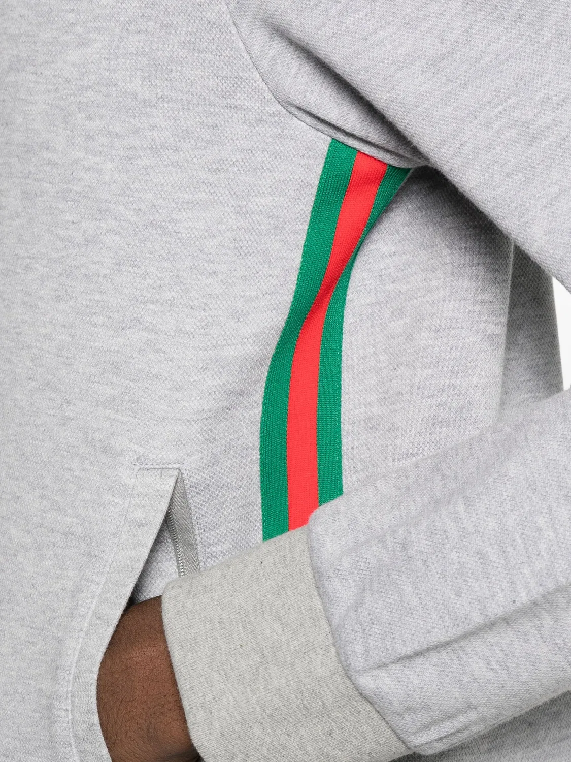Зип-подобная футболка с воротником-стойкой Gucci, светло-серый — фото 2